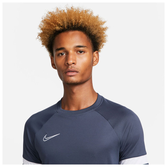 Nike Ανδρική κοντομάνικη μπλούζα Dri-FIT Academy Nike Ανδρική κοντομάνικη μπλούζα Dri-FIT Academy